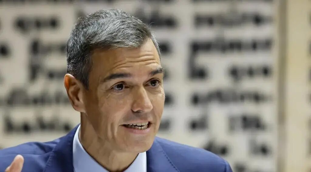 Sénat - Pedro Sánchez admet lors d'un interrogatoire houleux au Sénat qu'il a "liquidé en espèces" des dépenses au PSOE et attaque la Commission : "C'est un cirque"