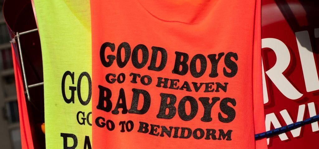 Benidorm - Benidorm Renforce la Répression des Articles 'offensants' Exposés dans les Vitrines des Magasins