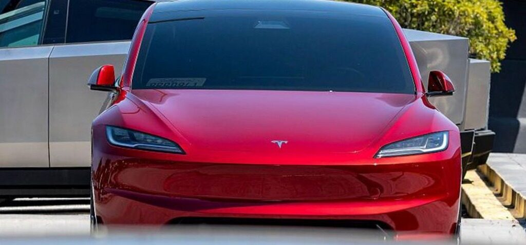 Tesla - Tesla sous enquête pour des voitures autonomes circulant à contre-sens