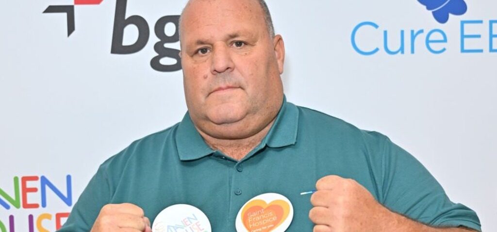 star - La star britannique des réseaux sociaux 'Big John' détenue en Australie pour des problèmes de visa