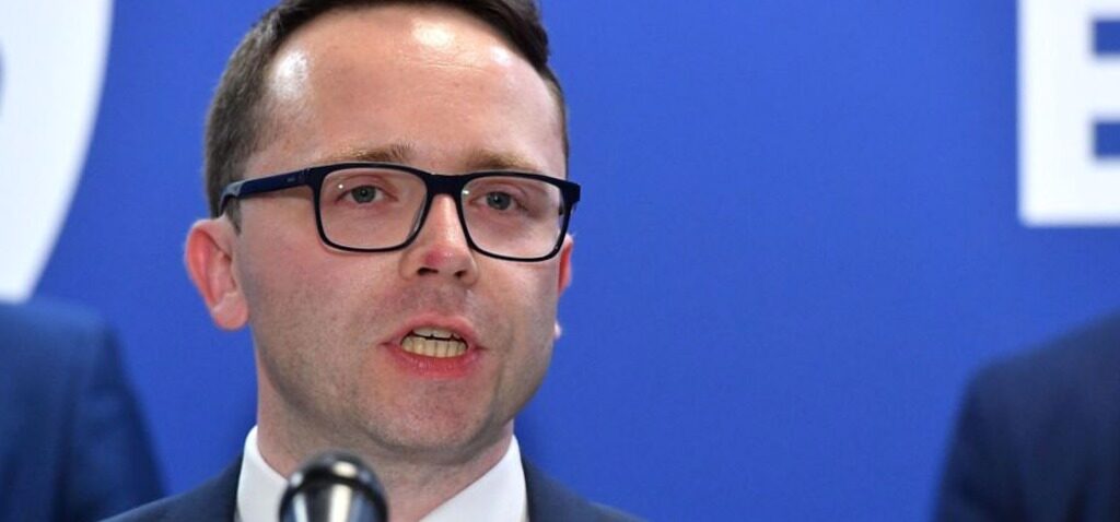 allocations - Le système défaillant de Hmrc bloque des centaines de paiements d'allocations familiales