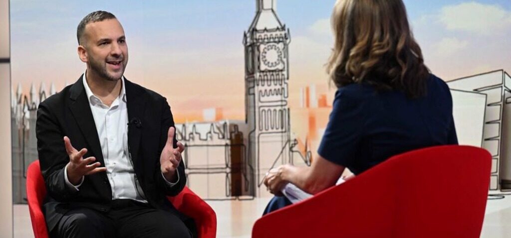 taxe - Le leader du Parti Vert défend ses propositions de taxe sur la richesse