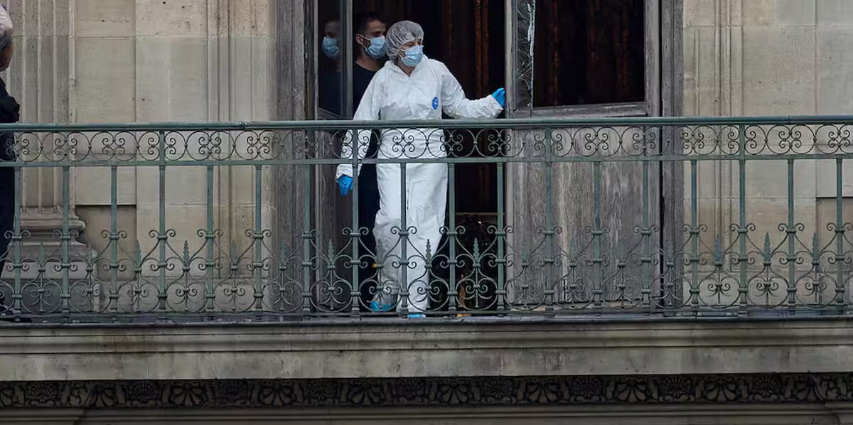 Louvre - Après le vol audacieux au Louvre, des accusations fusent et une crise d'identité émerge en France