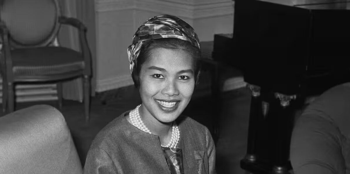 reine - La reine mère Sirikit, figure royale influente et glamour de Thaïlande, est décédée à 93 ans