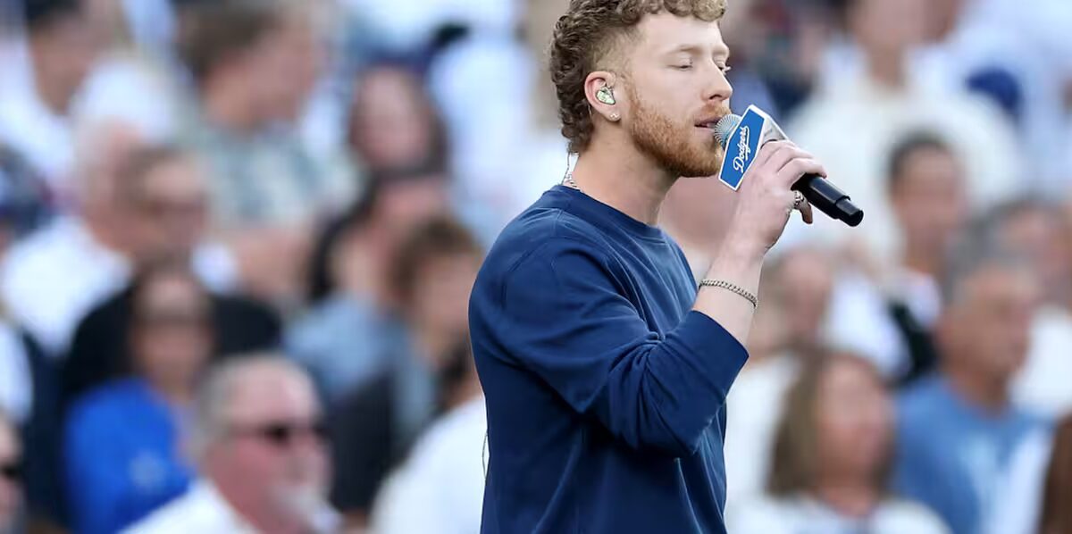 prestation - La prestation de Jp Saxe de O Canada lors des World Series déçoit certains fans de baseball