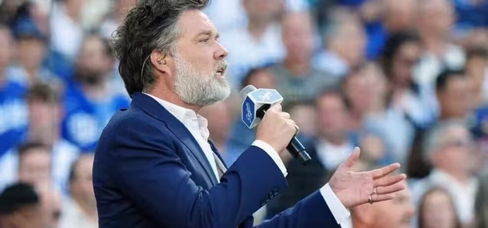 Canada - Rufus Wainwright Modifie les Paroles d'O Canada pour le Match 5 des Séries Mondiales