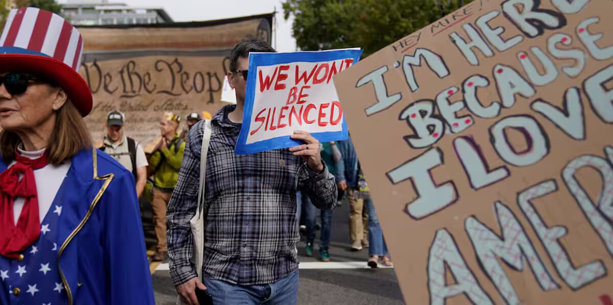 manifestations - Journée de manifestations nationales « pas de rois » contre Trump en cours aux États-Unis