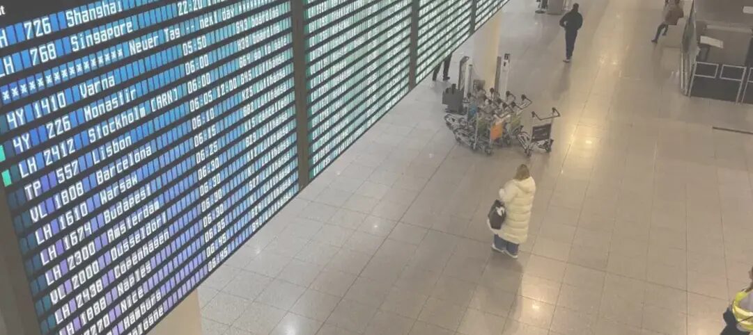 Aéroport - Voleys Suspendus Temporairement À L'Aéroport De Berlin En Raison D'une Alerte Aux Drones