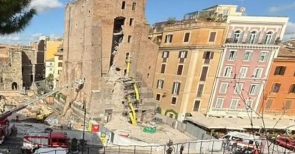 Rome - Une Partie D'une Tour Médiévale S'effondre Au Cœur De Rome Lors De Sa Restauration
