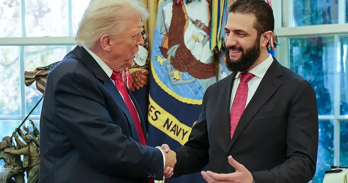 président - Trump reçoit à la Maison Blanche, lors d'une rencontre discrète, le président syrien, un ancien commandant d'Al-Qaïda.