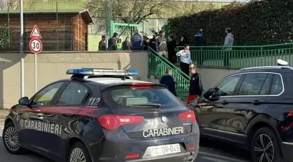 enfant - Tragédie dans une garderie : Un enfant de deux ans se coince à une branche et meurt strangulé avec sa sudadera