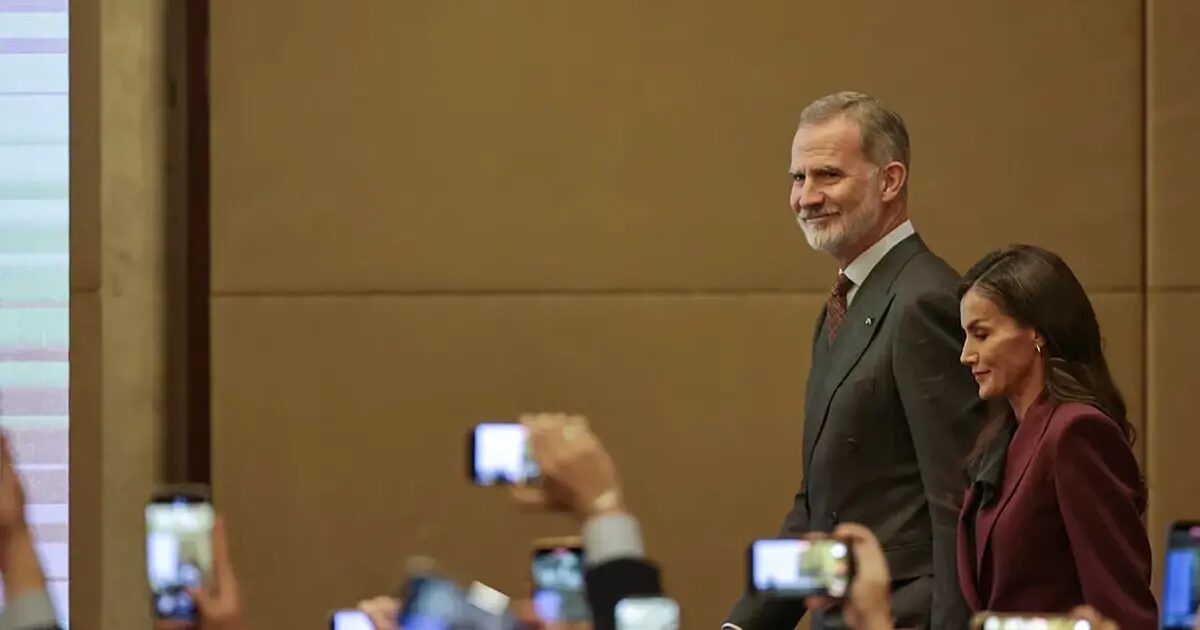 PSOE - Vox Rejoint le Plantón au Roi : Seuls le PSOE et le PP Participeront à l'Acte du Congrès pour le 50e Anniversaire du Début de la Transition