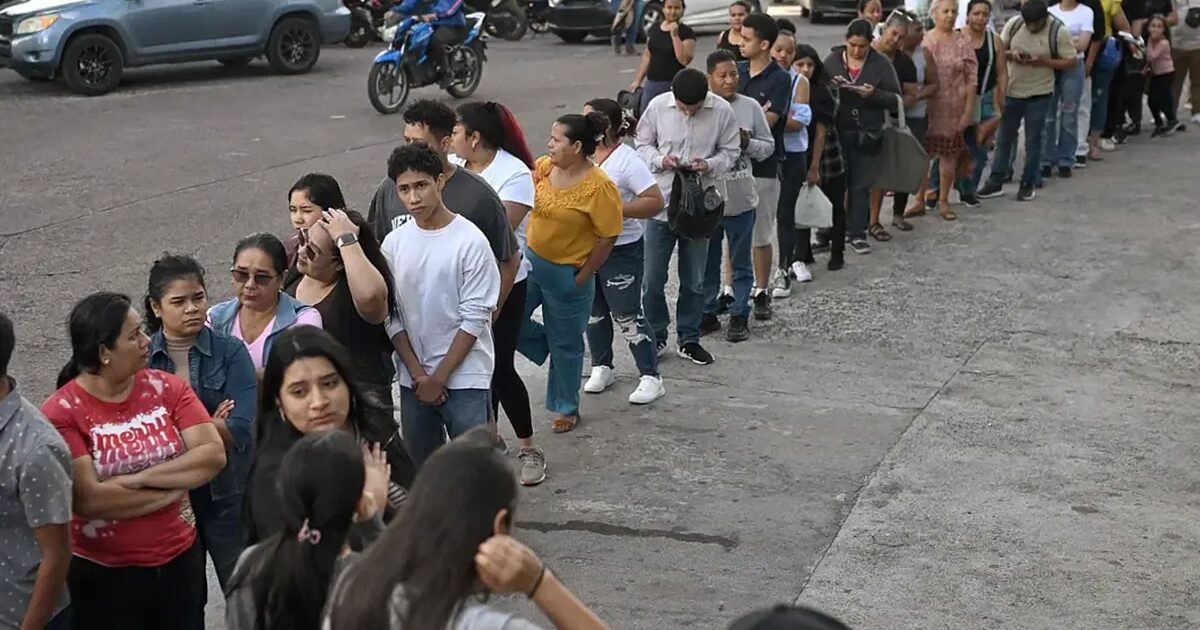 Trump - Pugna Avant Une Cita Électorale Décisive Entre Trump Et Maduro Pour Maintenir Le Honduras Dans Son 'Patio Arrière'