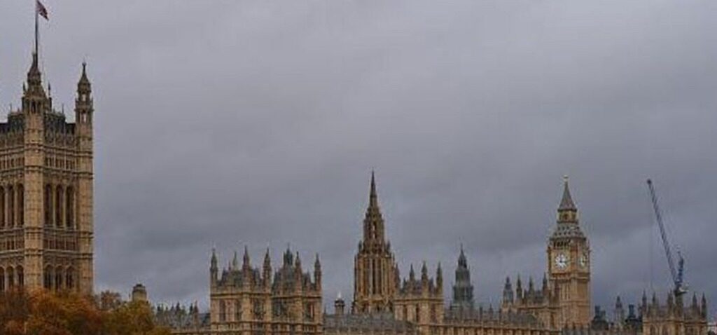 Espionnage - Mi5 Avertit les Députés et les Pairs sur le Risque d'Espionnage Chinois