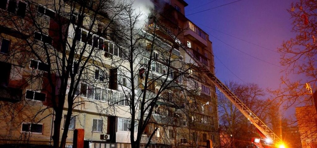 Kyiv - Trois morts lors de frappes russes 'massives' sur Kyiv, selon les autorités