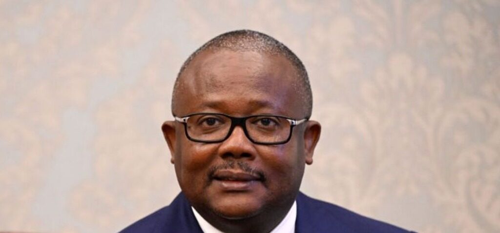 Président - Arrest du Président de la Guinée-Bissau alors que des coups de feu retentissent, selon des sources