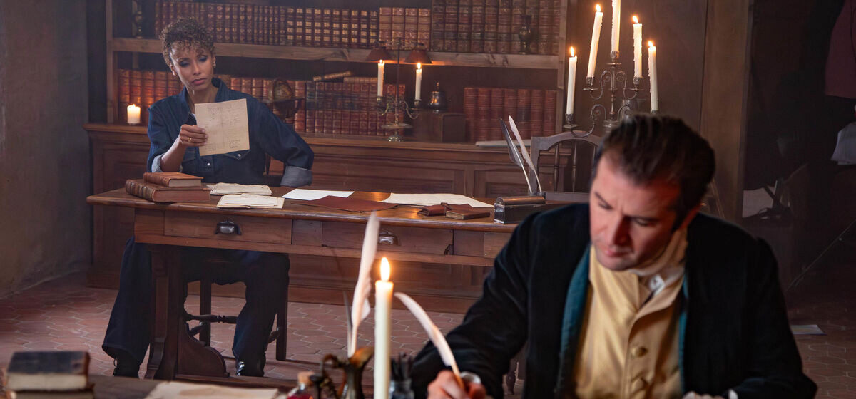 France - « Notre Histoire De France » Saison 2 : Sonia Rolland Voyage Dans Le Temps Jusqu’à Louis XIII