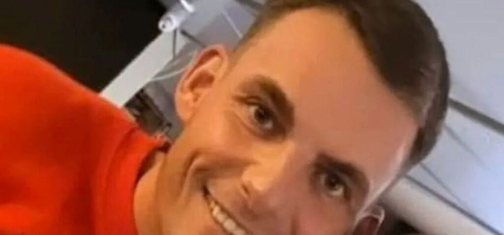 meurtre - Un homme plaide coupable du meurtre dans un pub lié aux gangs lors du Hogmanay