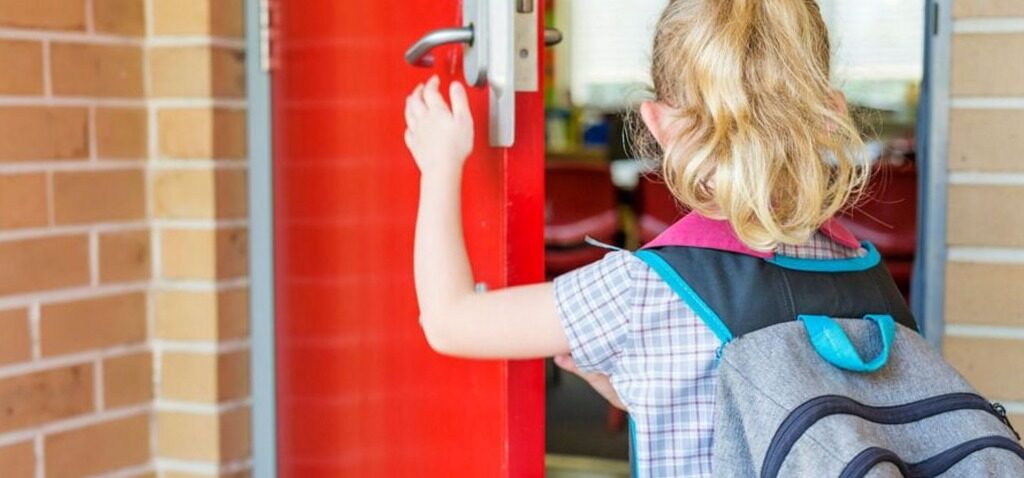 Écoles - Des Écoles Australiennes Fermées en Raison du Risque d'Amiante dans le Sable des Enfants