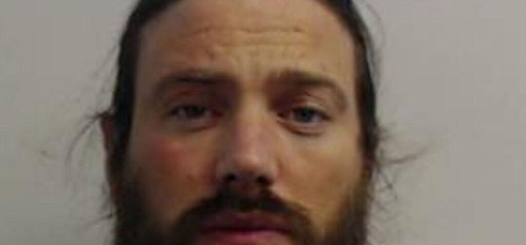 escroc - Maman de deux enfants ruinée par un escroc de Tinder