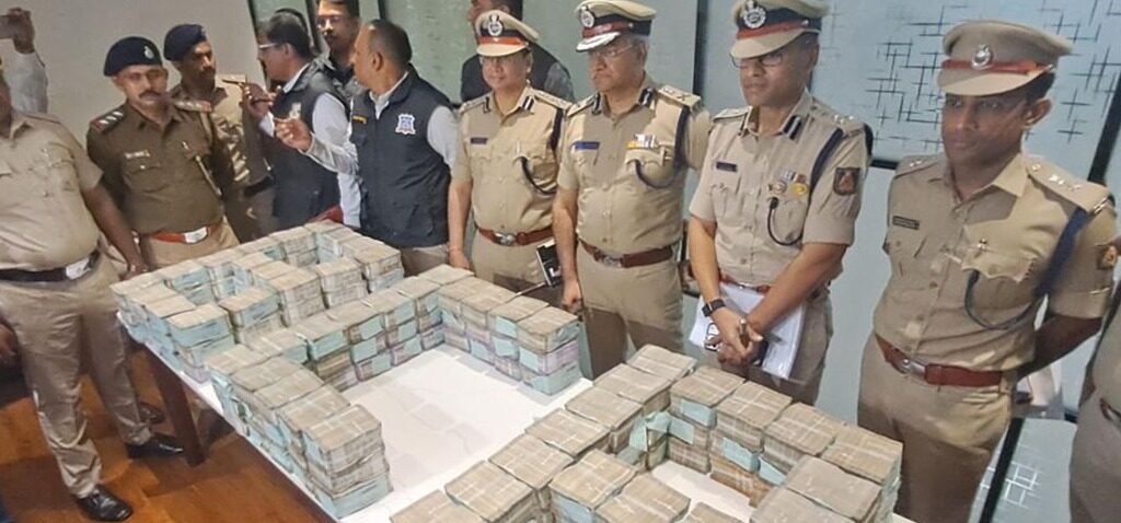 braquage - Trois personnes arrêtées en Inde après le démantèlement d'un braquage bancaire de 800 000 $