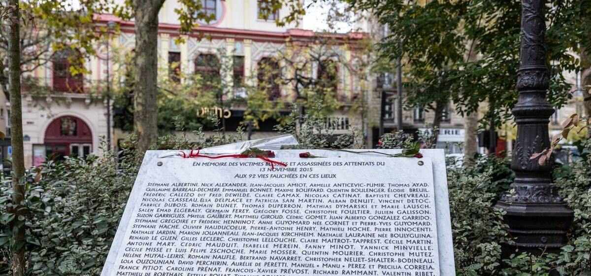 rescapés - 13 novembre : Les rescapés du Bataclan confrontés aux fake news de l'extrême droite, amplifiées par l'intelligence artificielle de X