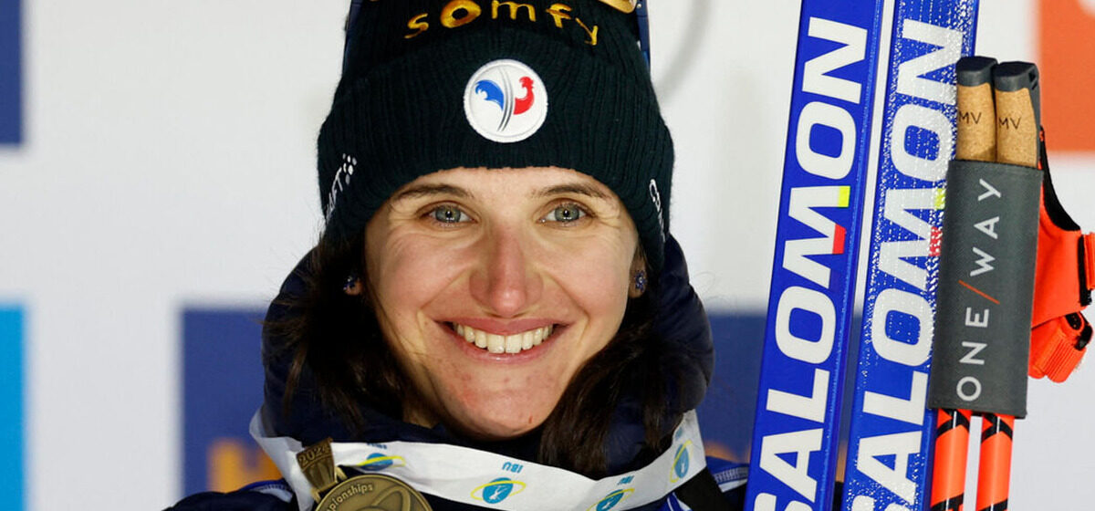 biathlète - Julia Simon suspendue un mois par la Fédération, la biathlète pourra participer aux Jeux Olympiques d’hiver