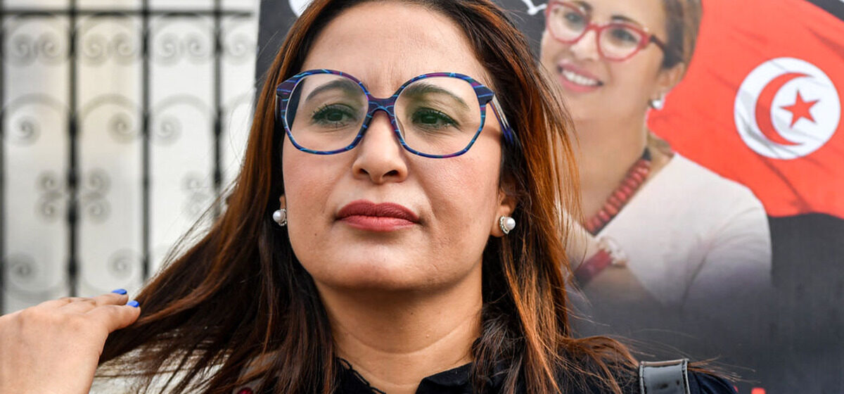Tunisie - Tunisie : La militante Chaïma Issa arrêtée lors d'une manifestation pour la liberté d'expression, condamnée à 20 ans de prison