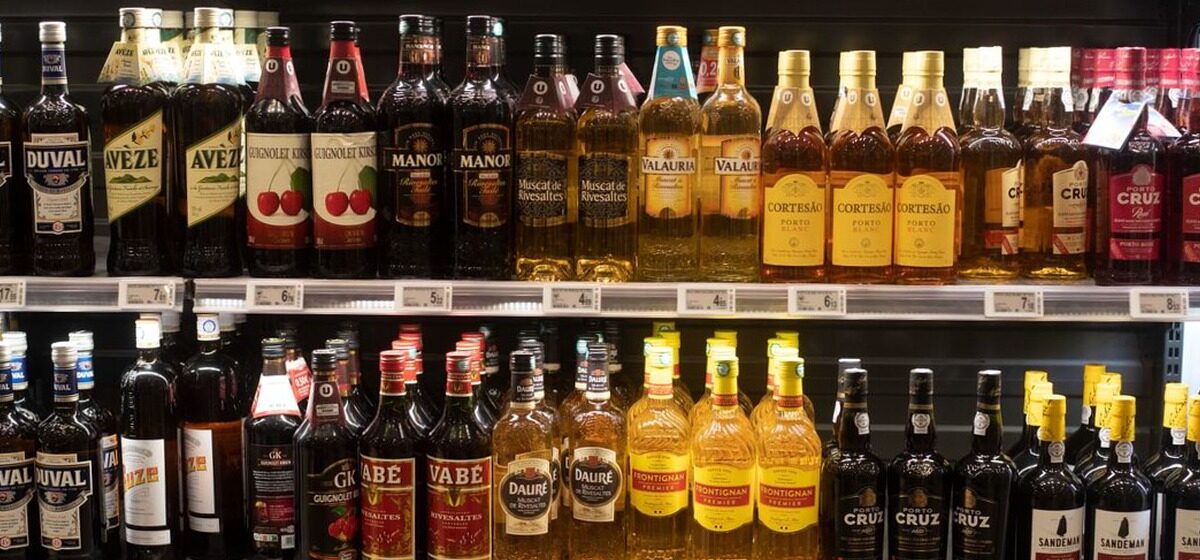 hypermarché - Haute-Loire : Un gérant d'hypermarché et son fils condamnés pour avoir agressé deux clients soupçonnés de vol