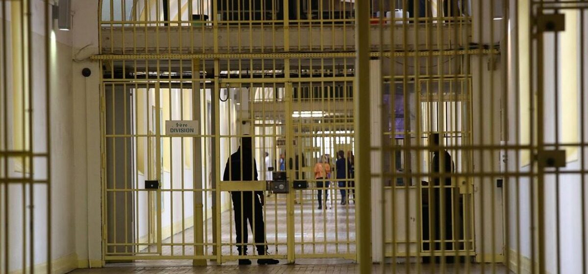 Dijon - Deux hommes s’évadent de la maison d'arrêt de Dijon en sciants les barreaux de leur cellule !