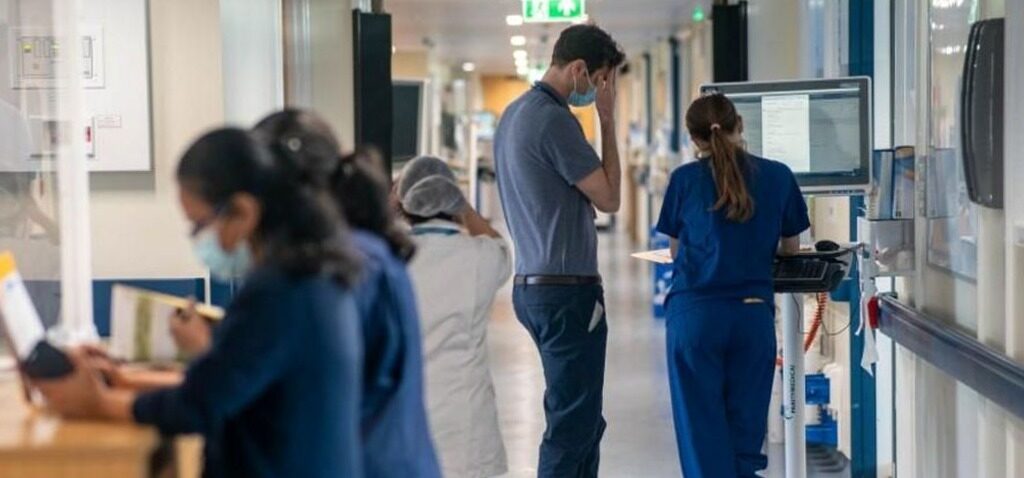 licenciements - Le NHS obtient le feu vert pour réaliser des milliers de licenciements