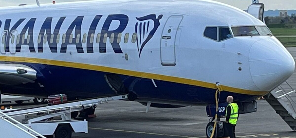 Ryanair - Face aux hausses d'impôts, Ryanair annonce son départ de « plusieurs aéroports régionaux français cet été »