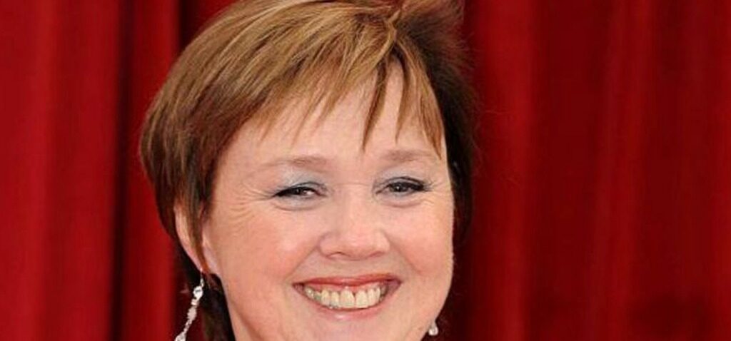 démence - La famille de Pauline Quirke sur sa démence : 'elle est toujours drôle et nous reconnaît'