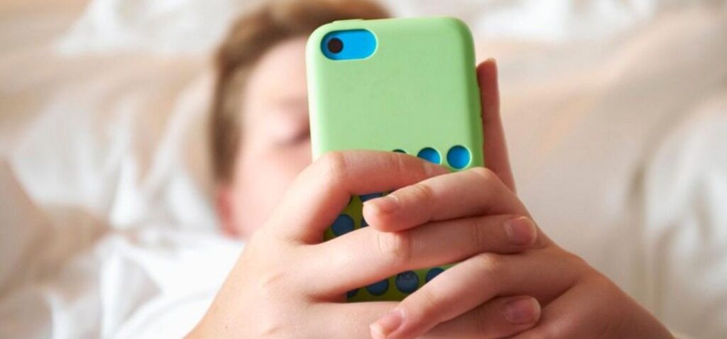 réseaux - Des adolescents lancent un recours devant la Haute Cour contre l'interdiction des réseaux sociaux en Australie