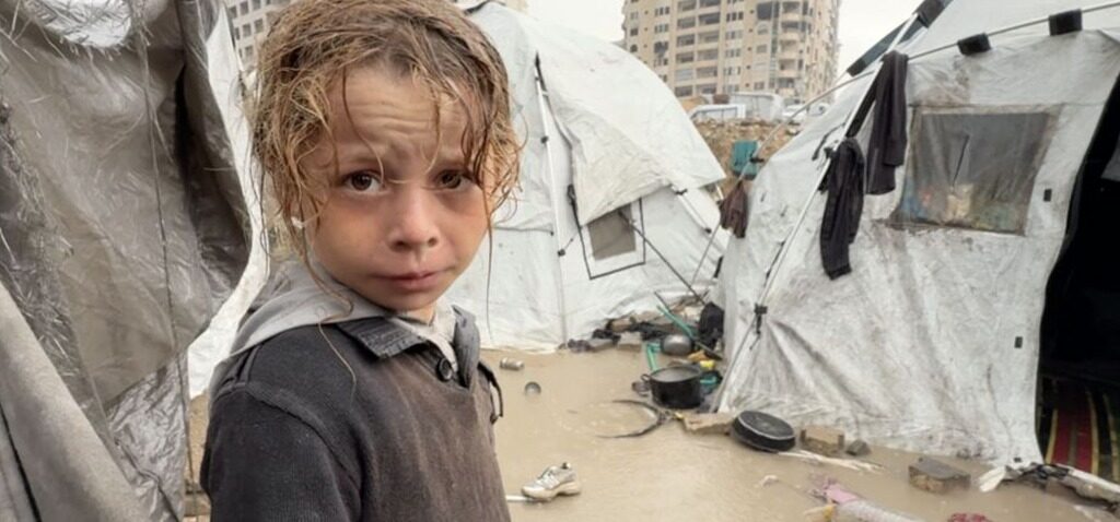 Gazaouis - Les abris lancent un appel pour les Gazaouis alors que les pluies hivernales suscitent des craintes de maladies et de décès supplémentaires