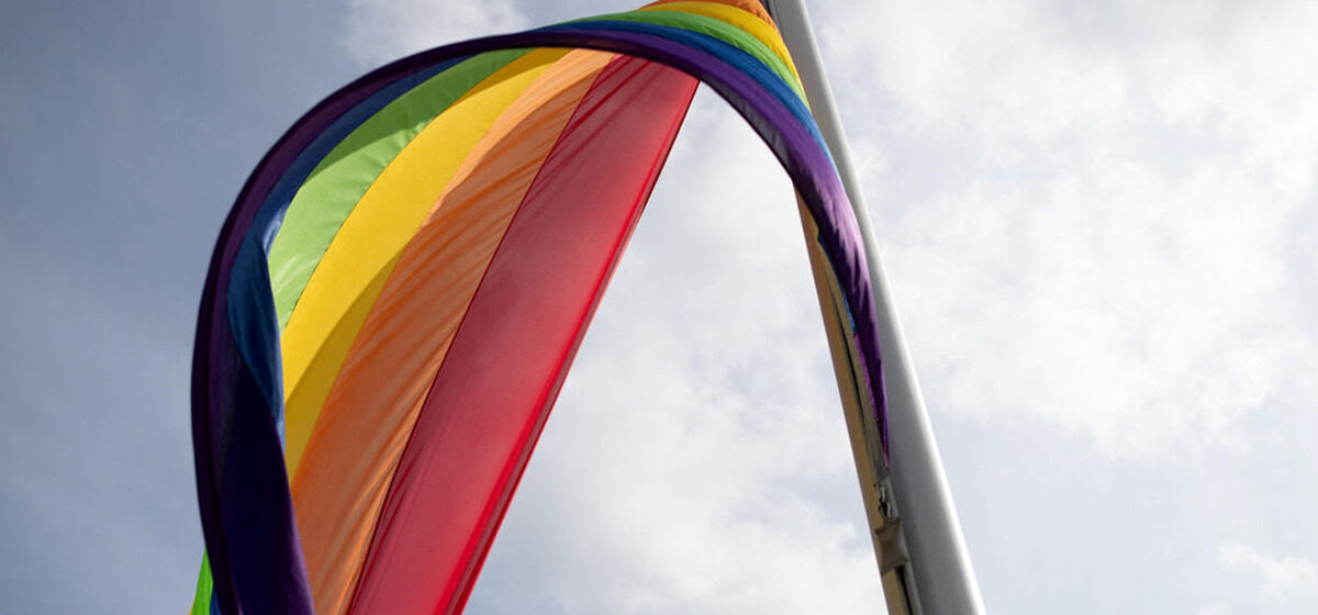 agent - « Je savais que j’étais sur la liste » : Un agent du FBI affirme avoir été licencié en raison d'un drapeau LGBT+