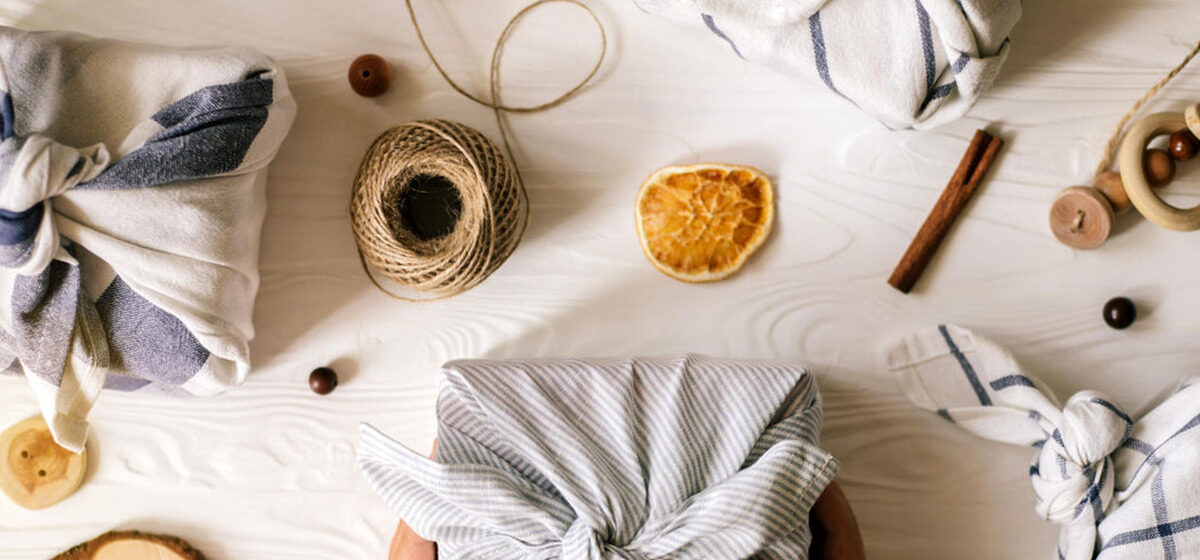 Cadeaux - Cadeaux de Noël : Pourquoi ne pas essayer le furoshiki, la technique japonaise d’emballage ?