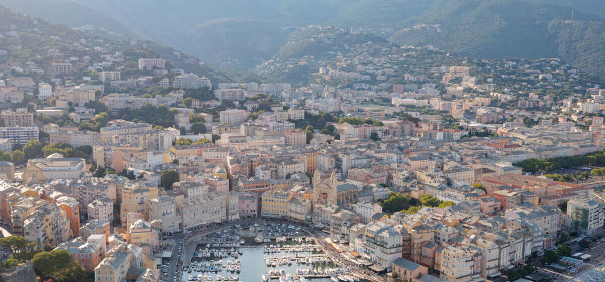 Bastia - Municipales : À Bastia, une coalition de droite, de gauche et de nationalistes s'oppose au maire sortant