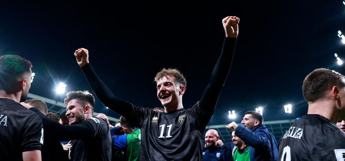 But - Le Lob de l'Année en Reprise de Volée : L'Incroyable But Contre Son Camp de la Slovénie face au Kosovo