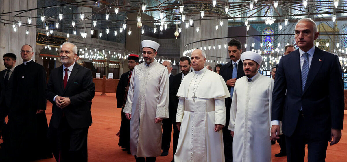 ChatGPT - « Au départ, on aurait dit ChatGPT, aujourd'hui, il s'affirme : en Turquie et au Liban, Léon XIV cherche son style »