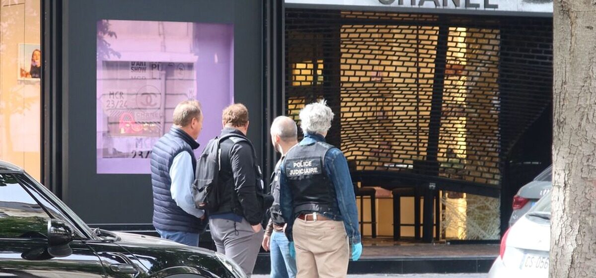 Chanel - Paris : Des braqueurs ciblent la boutique Chanel de l'avenue Montaigne
