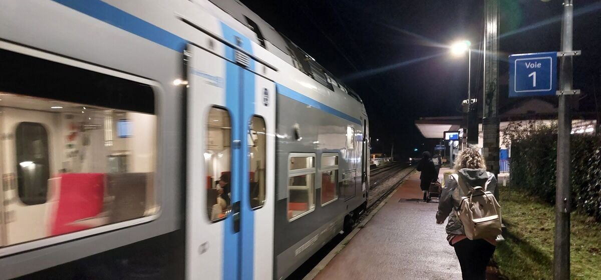 Kalachnikov - Juvisy : Un homme arrêté avec une réplique de Kalachnikov et un gilet pare-balles à la gare