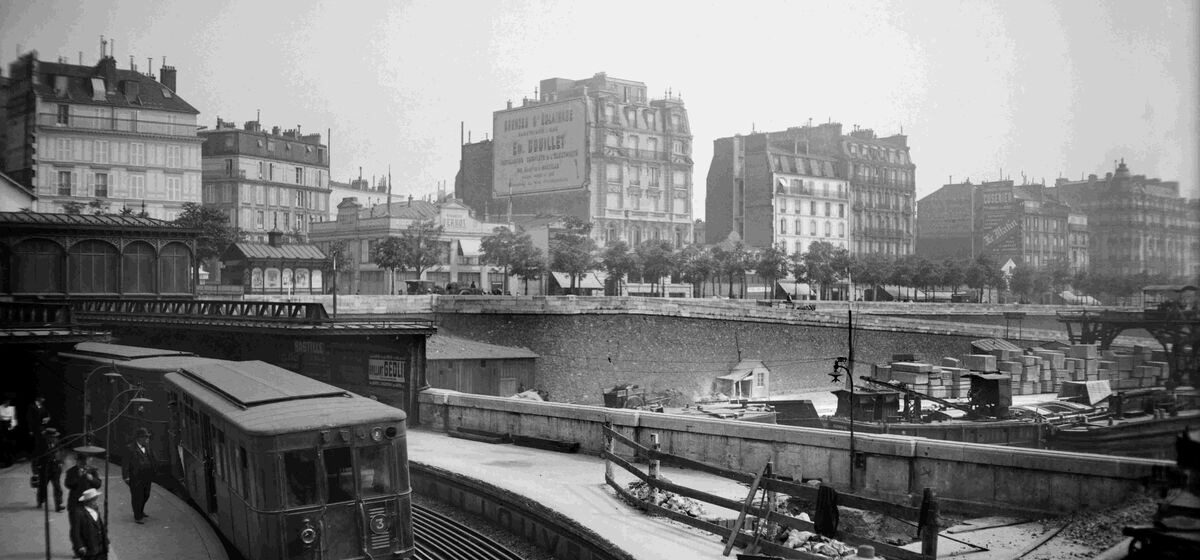 Vacances - « Comme Il Fait Bon Ici ! C’est à Y Passer Ses Vacances » : Il Y A 125 Ans, Les Parisiens Découvraient Le Métro
