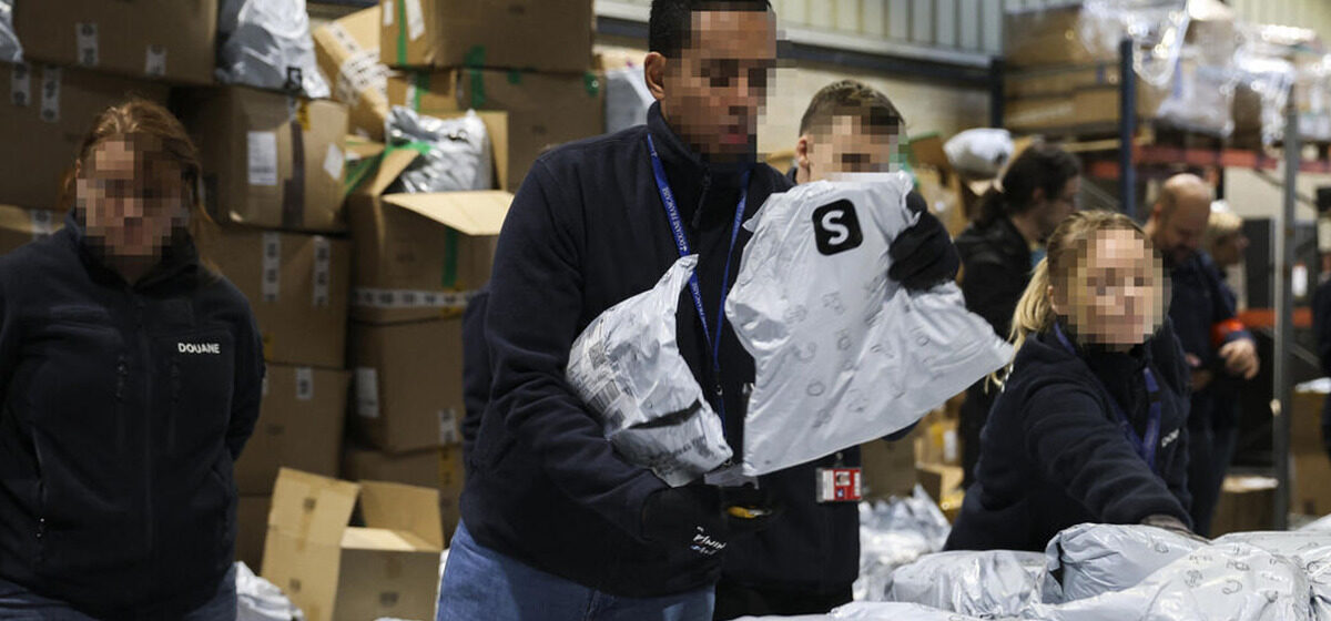 colis - « Multiplier les moyens par 100 ne suffira pas » : Comment gérer les millions de colis Shein et Temu ?