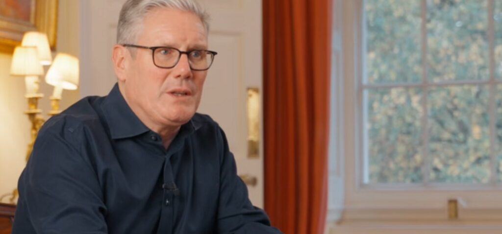 Premier - Grandir en tant que jeune homme n'est "pas facile", déclare le Premier ministre dans une lettre à son fils