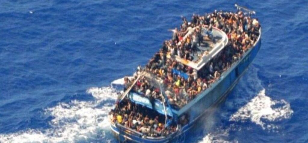 naufrage - Le chef de la garde côtière grecque poursuivi en justice pour un naufrage mortel de migrants