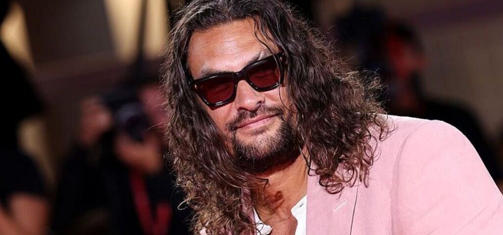 escrocs - Comment j'ai perdu 80 000 £ à cause de faux escrocs se faisant passer pour Jason Momoa sur Facebook ?