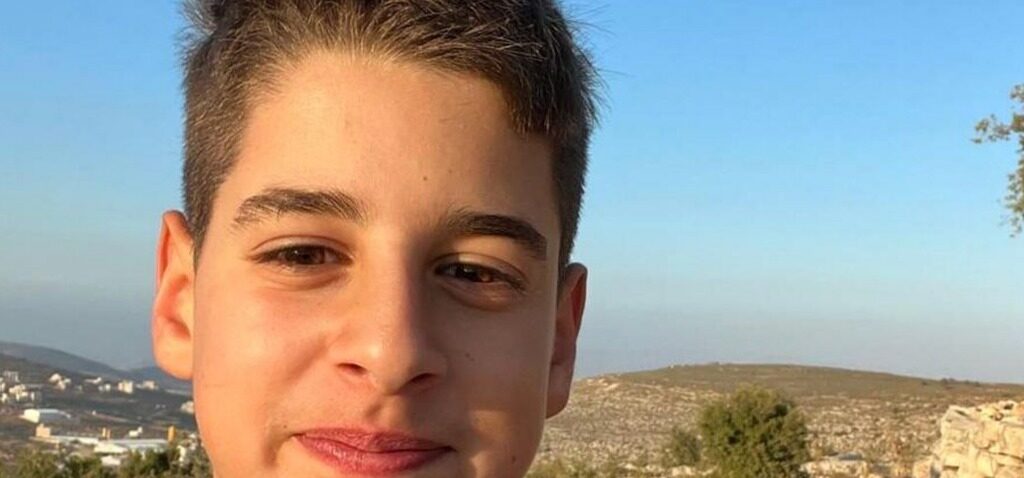 adolescent - Un adolescent palestinien-américain détenu par Israël depuis neuf mois sans inculpation comparait devant le tribunal