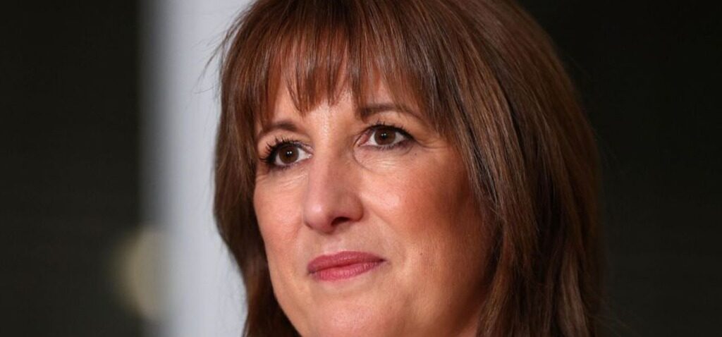 fiscalité - Chris Mason : Reeves opte pour une fiscalité élevée et des dépenses importantes