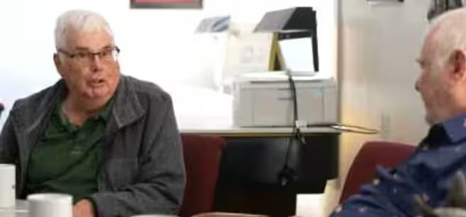 vétans - Des vétérans partagent leurs expériences et leur camaraderie lors des rencontres 'Buddy Check Coffee'